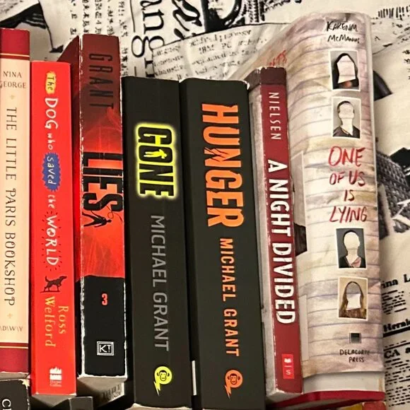 Books - Picture 3 of 3